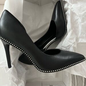 Bleecker & Bond black heels w/silver beads: size 7